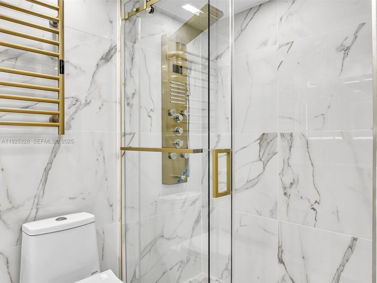 WINSTON TOWER 300 CONDO - Residential