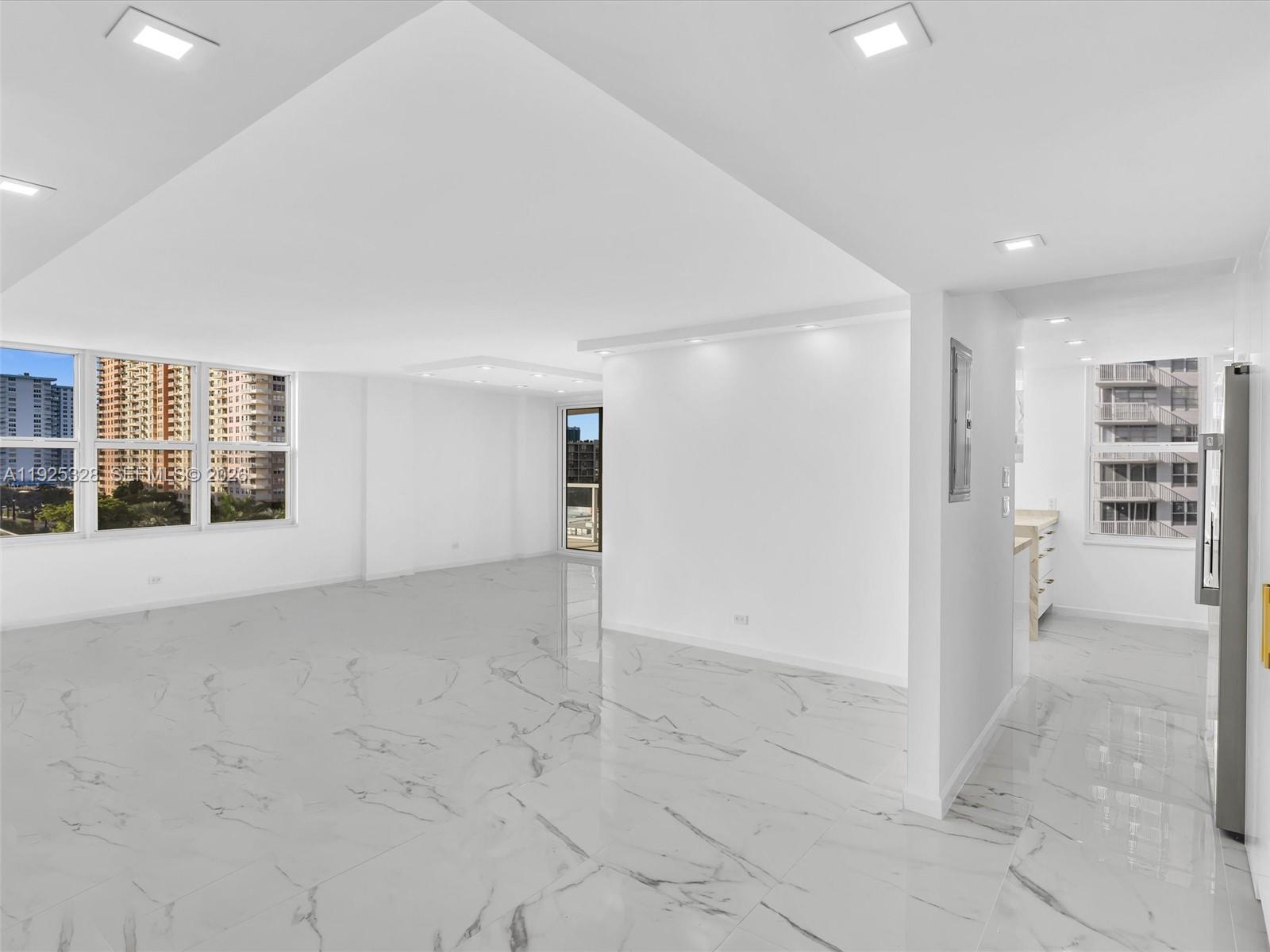 WINSTON TOWER 300 CONDO - Residential