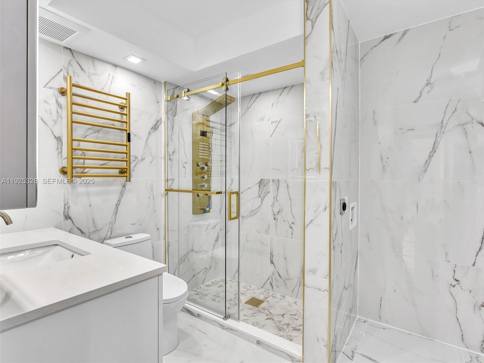 WINSTON TOWER 300 CONDO - Residential