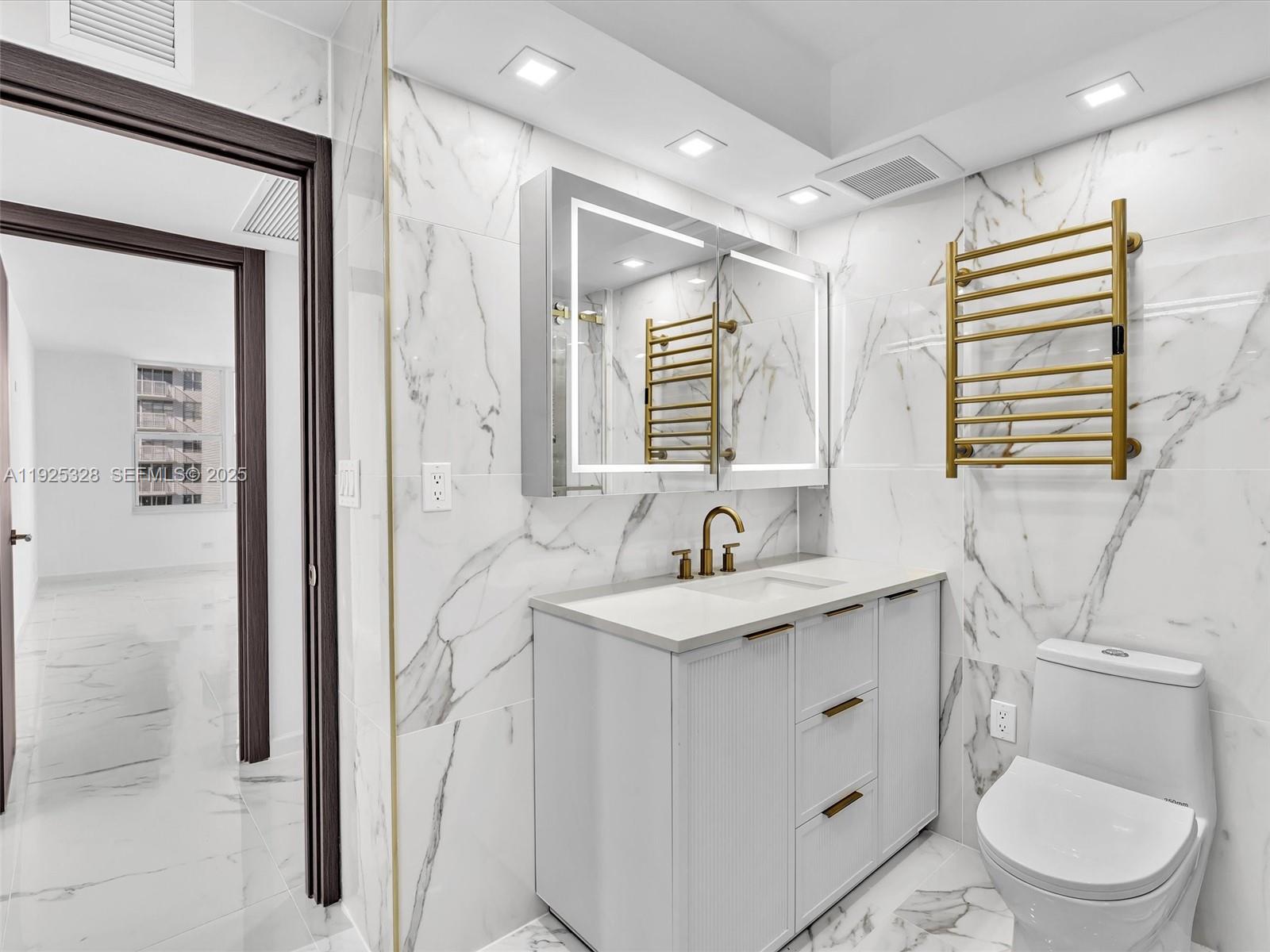 WINSTON TOWER 300 CONDO - Residential