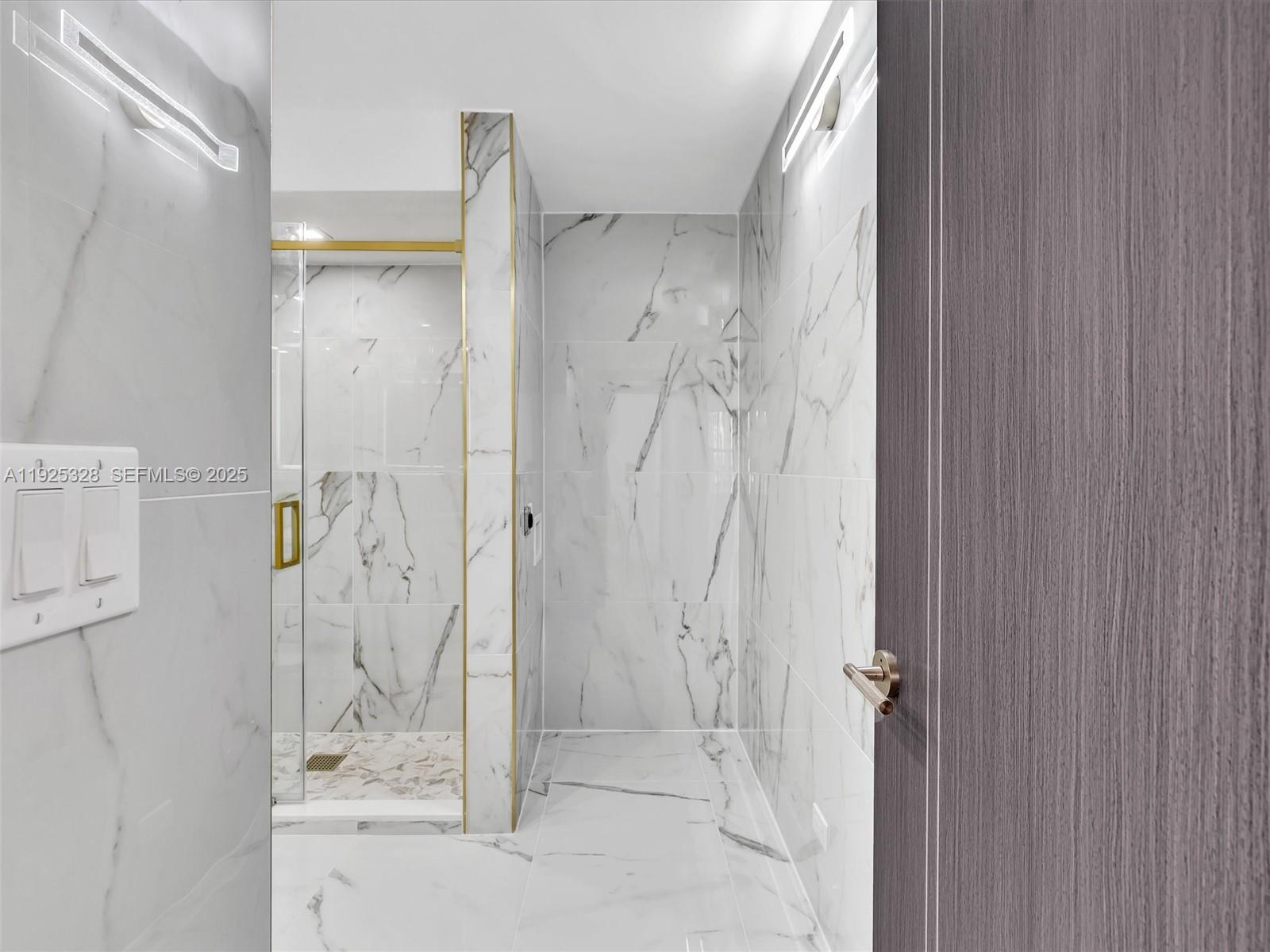 WINSTON TOWER 300 CONDO - Residential