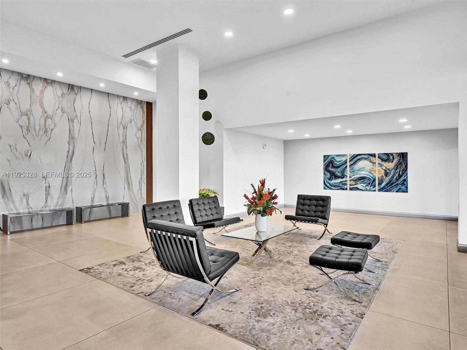 WINSTON TOWER 300 CONDO - Residential