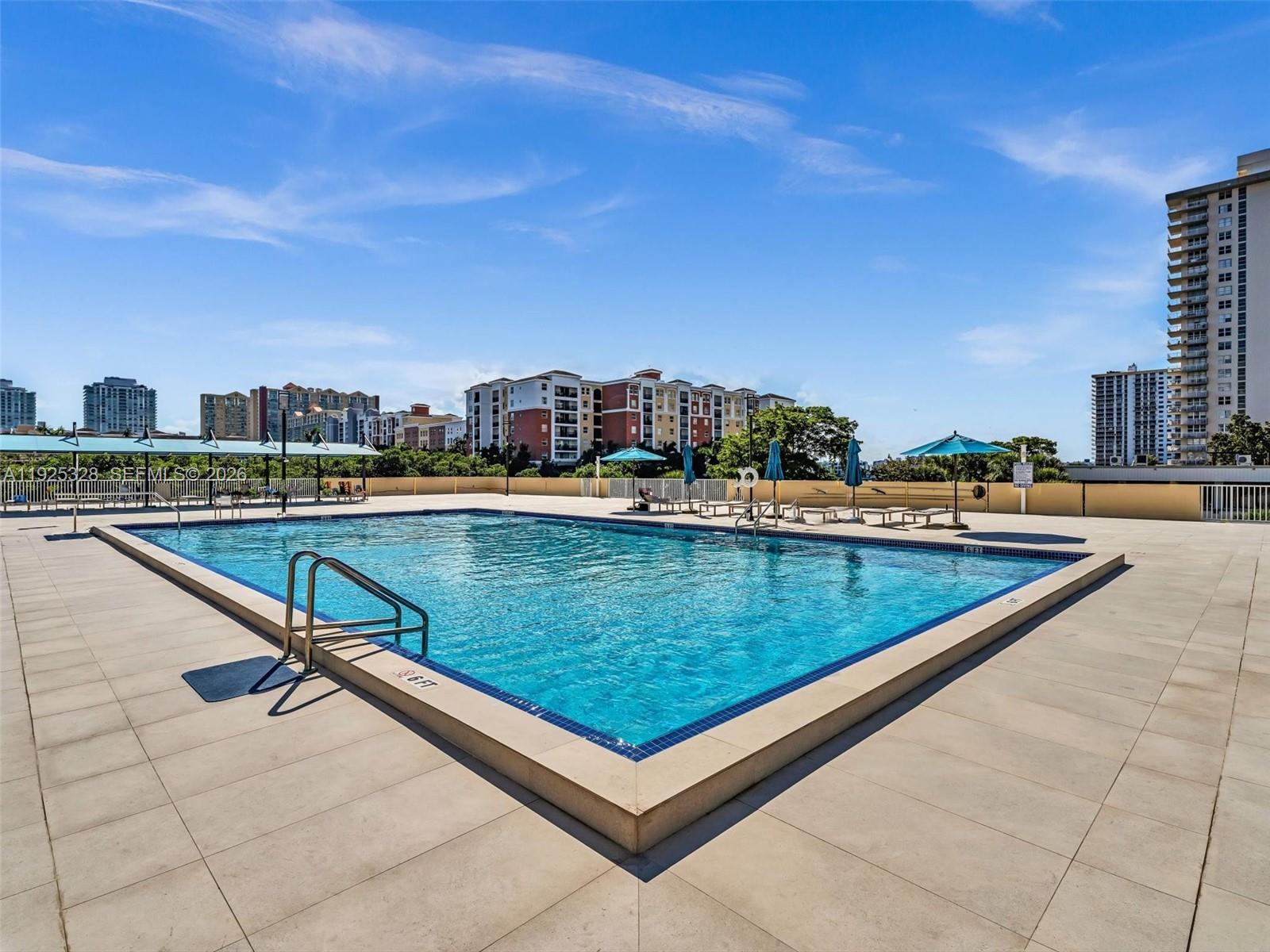 WINSTON TOWER 300 CONDO - Residential