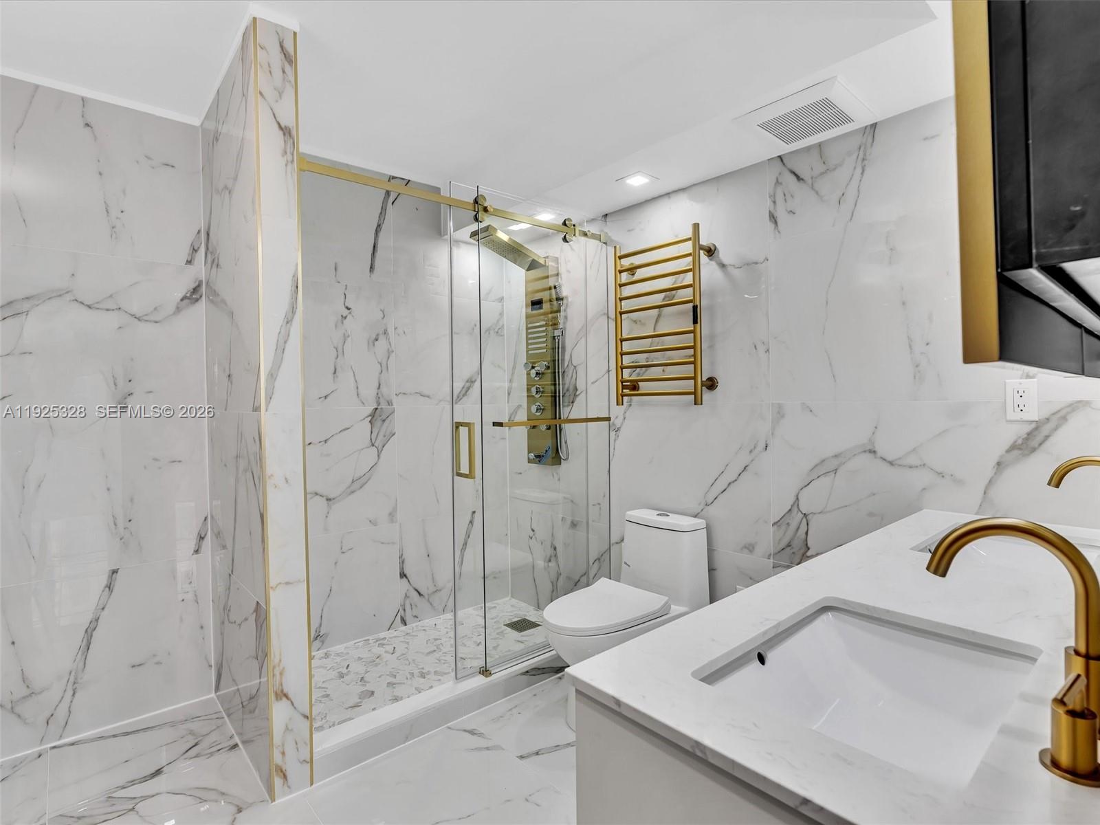 WINSTON TOWER 300 CONDO - Residential