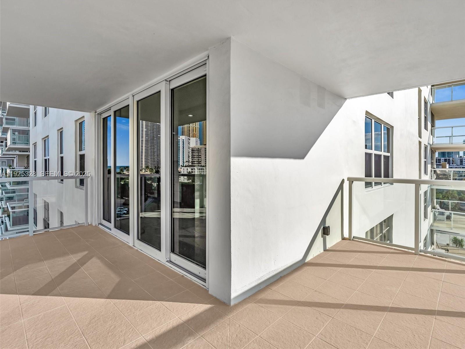 WINSTON TOWER 300 CONDO - Residential