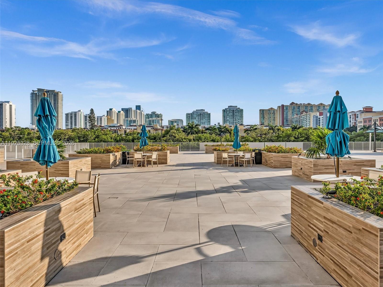 WINSTON TOWER 300 CONDO - Residential