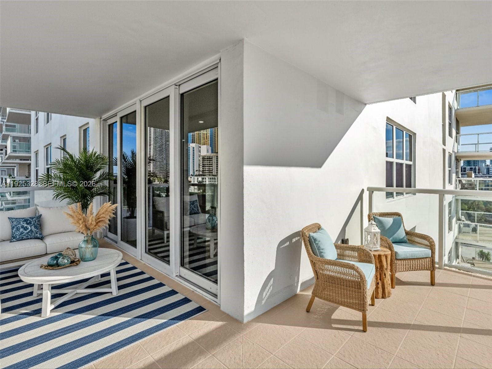 WINSTON TOWER 300 CONDO - Residential