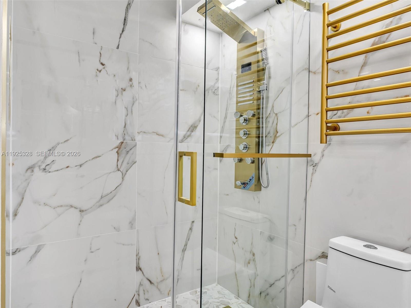 WINSTON TOWER 300 CONDO - Residential