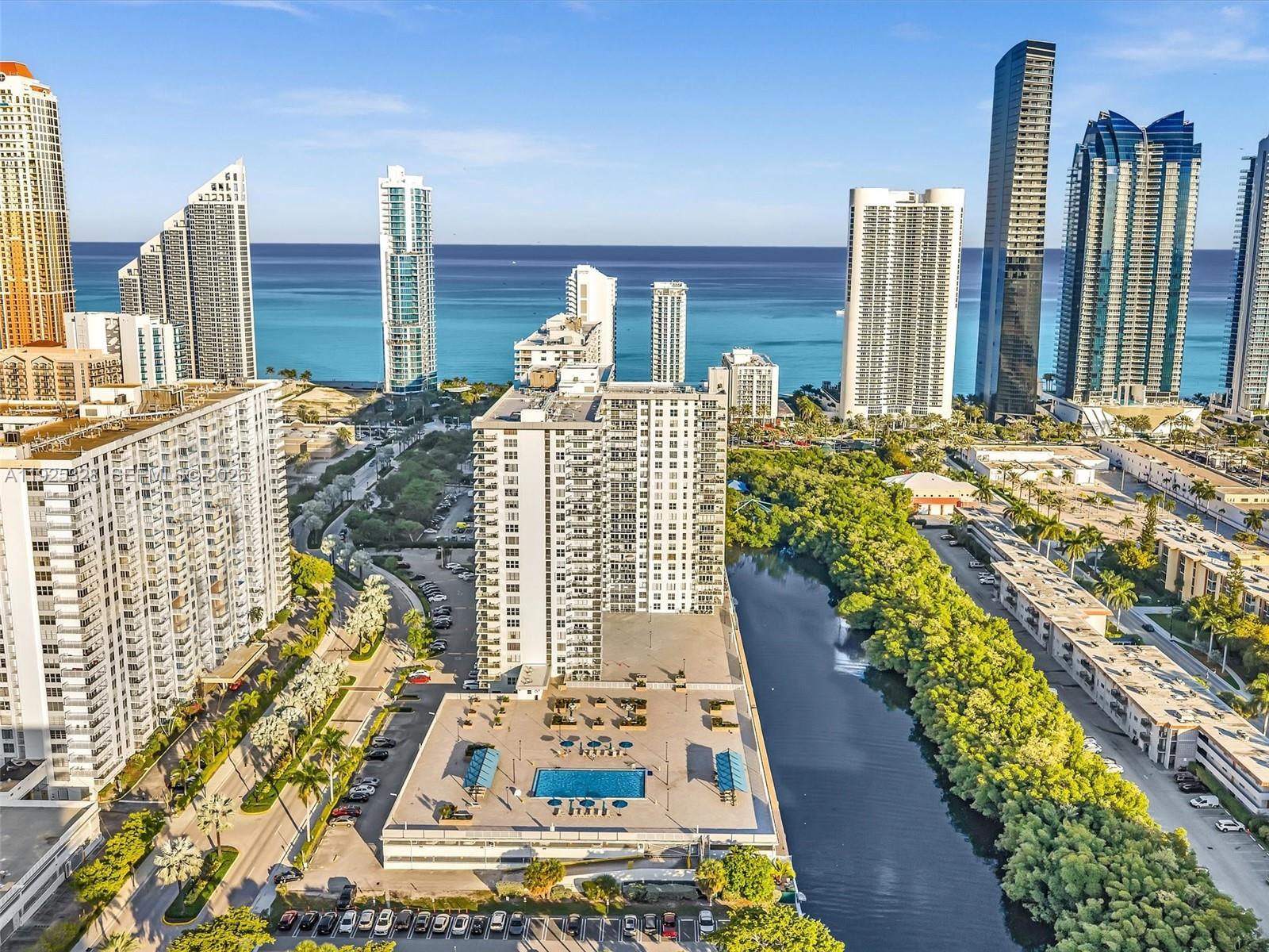 WINSTON TOWER 300 CONDO - Residential