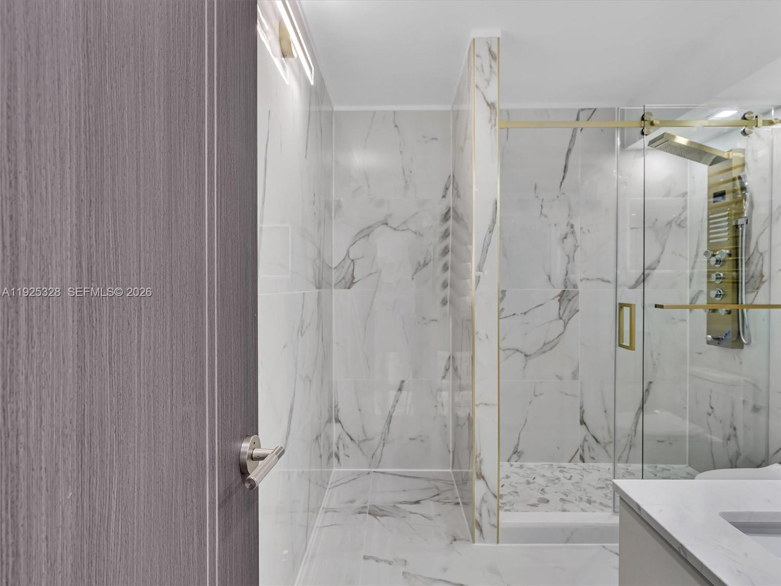 WINSTON TOWER 300 CONDO - Residential