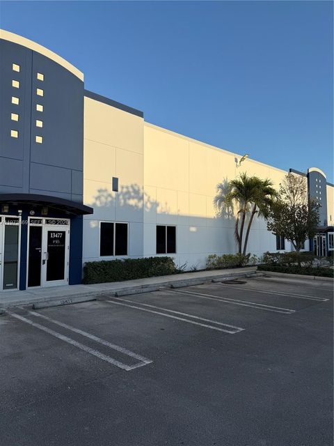 13477 NW 19th Ln 21 Sweetwater FL 33182