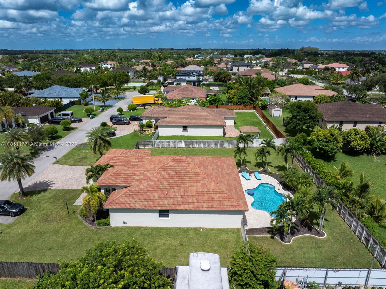 ESTATE MANSIONS 1ST ADDN - Residential