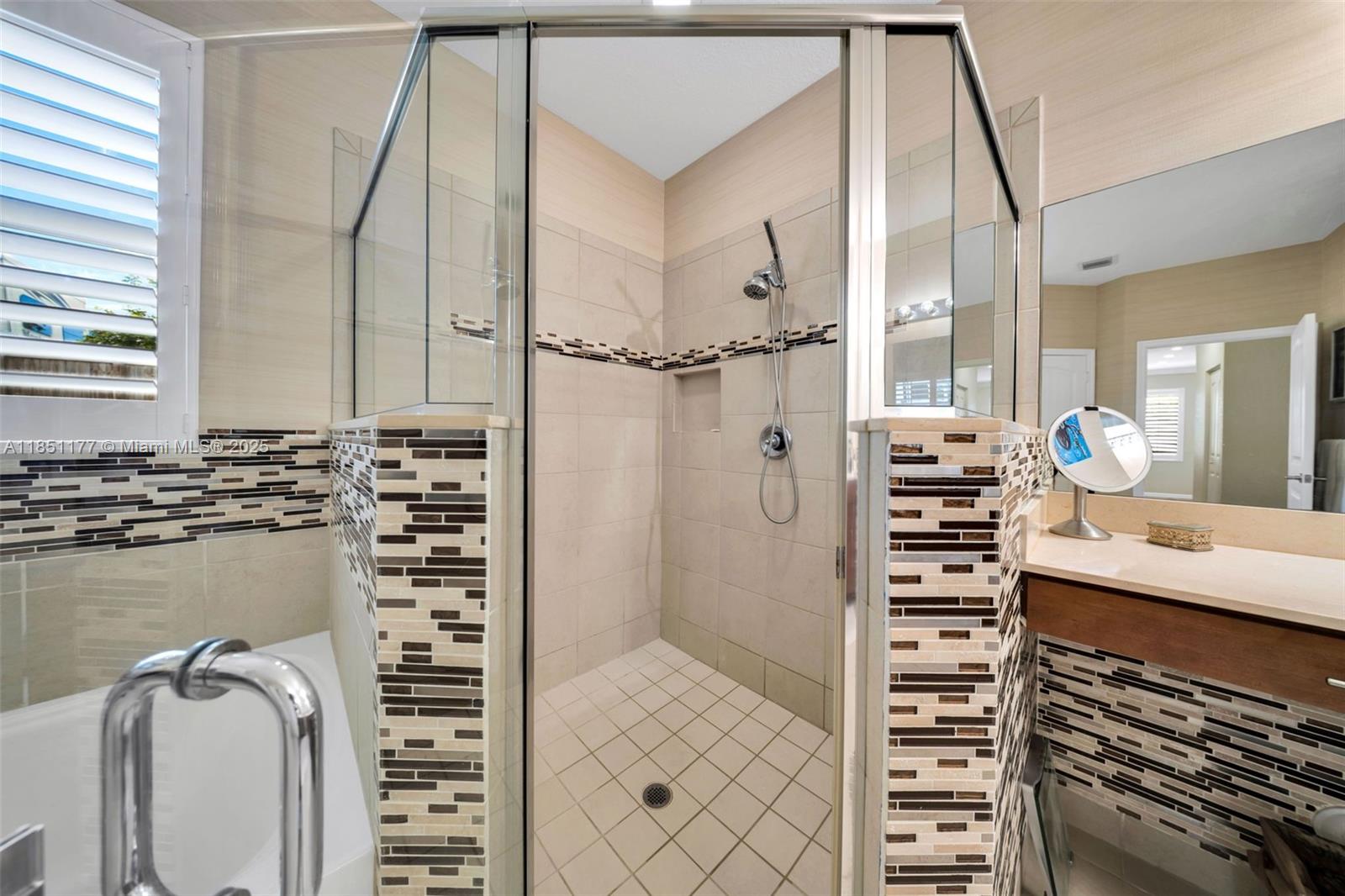 ESTATE MANSIONS 1ST ADDN - Residential