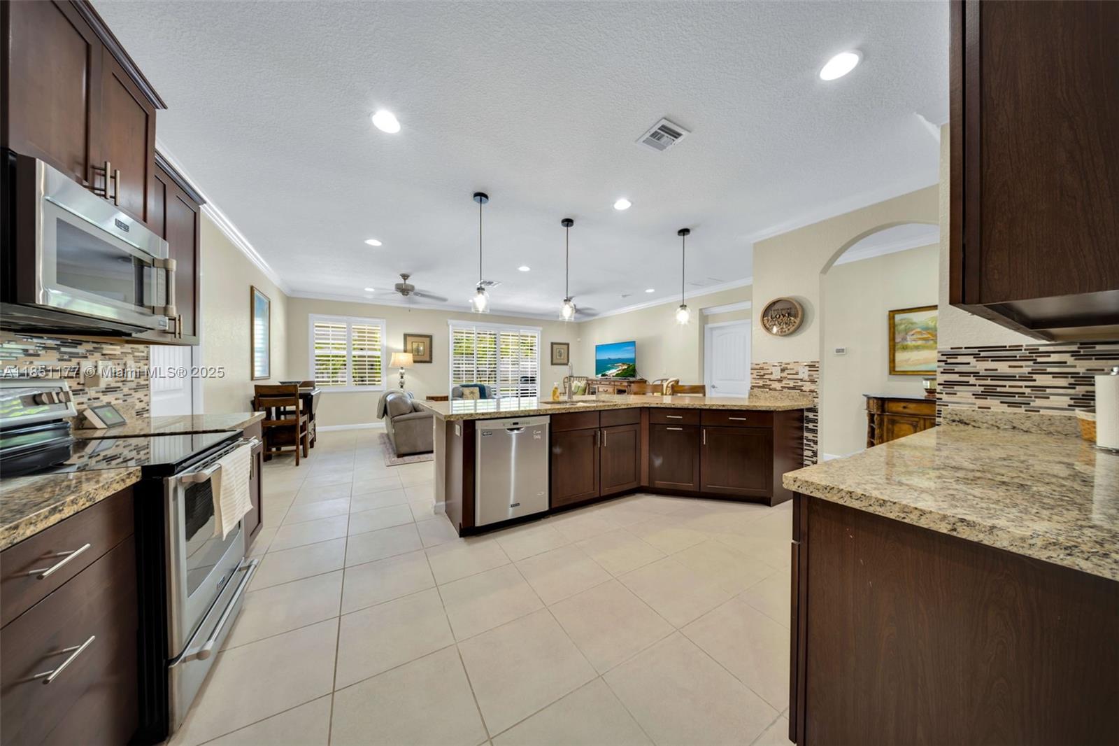 ESTATE MANSIONS 1ST ADDN - Residential