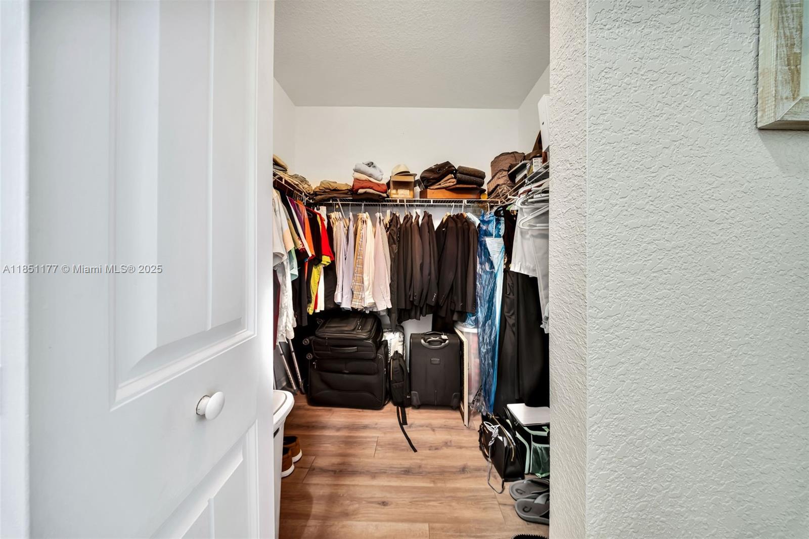 ESTATE MANSIONS 1ST ADDN - Residential