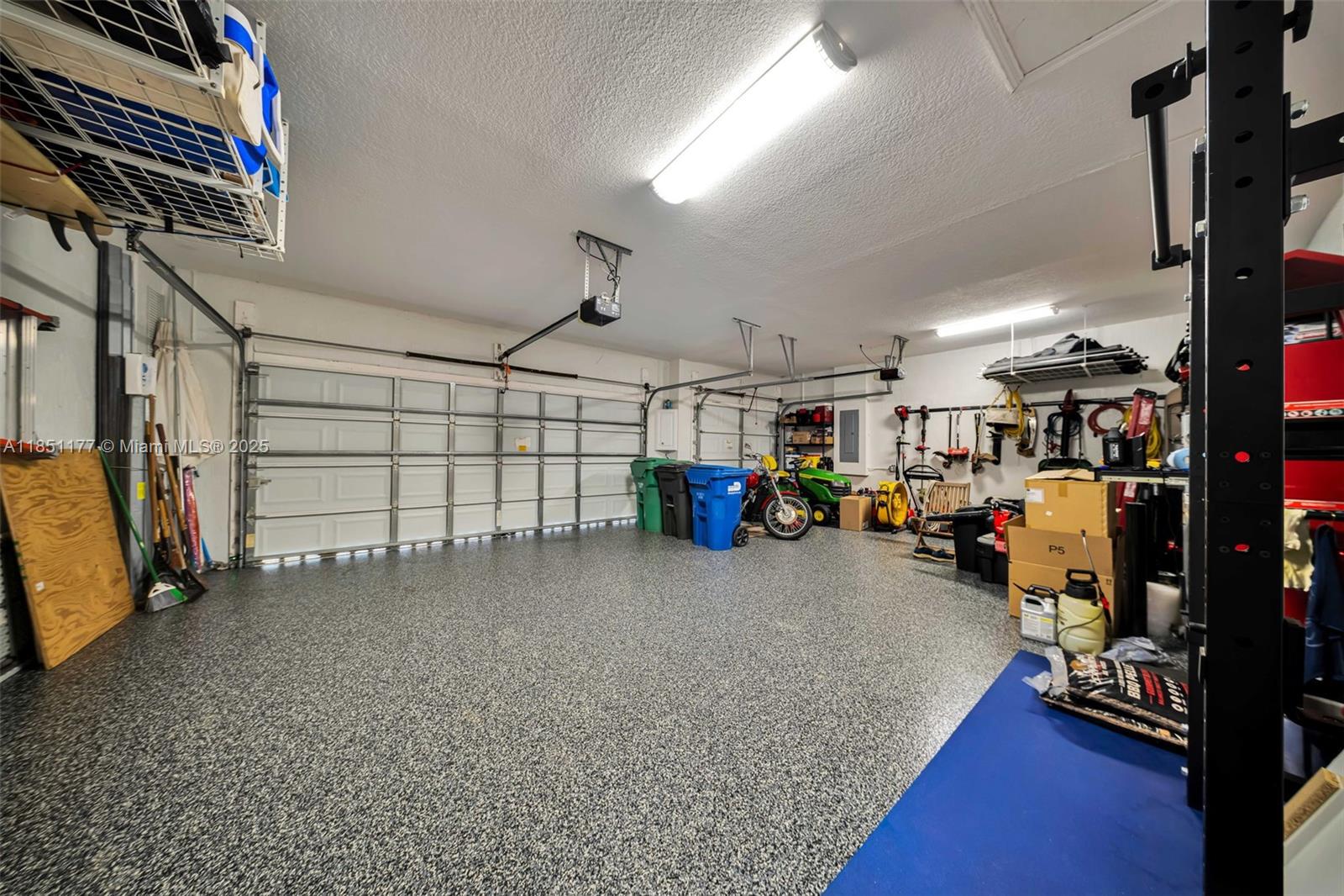 ESTATE MANSIONS 1ST ADDN - Residential