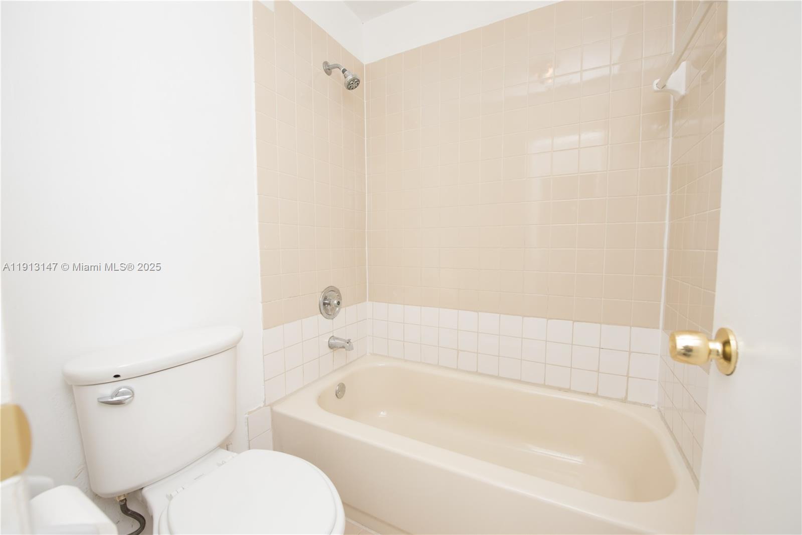 LAKESHORE CONDO I - Residential Lease