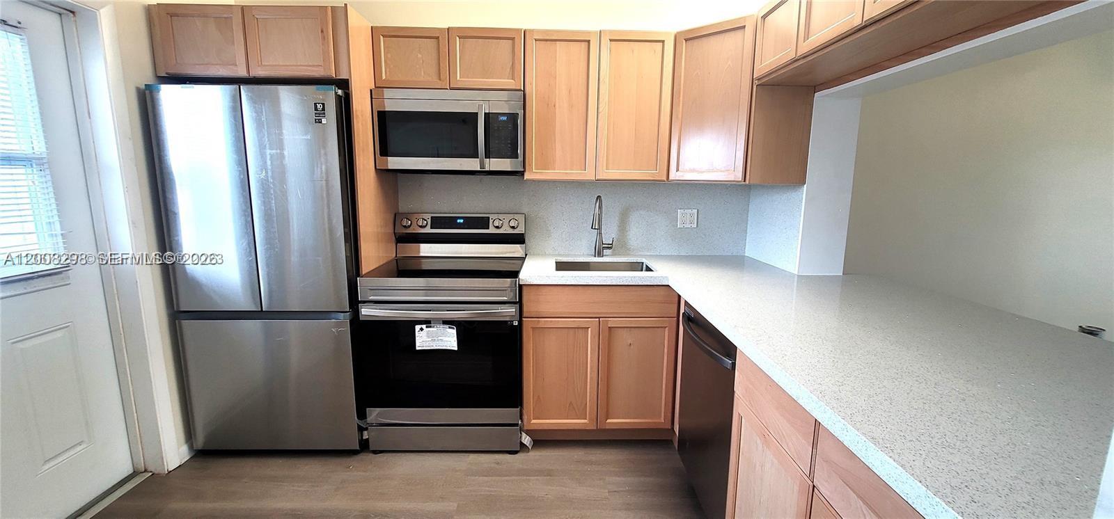SHERIDAN LAKES CONDO APTS - Residential