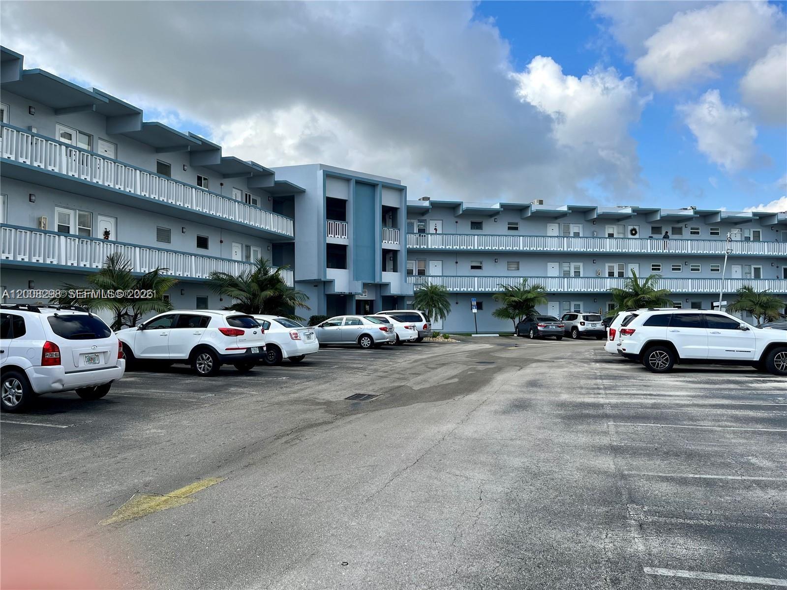 SHERIDAN LAKES CONDO APTS - Residential