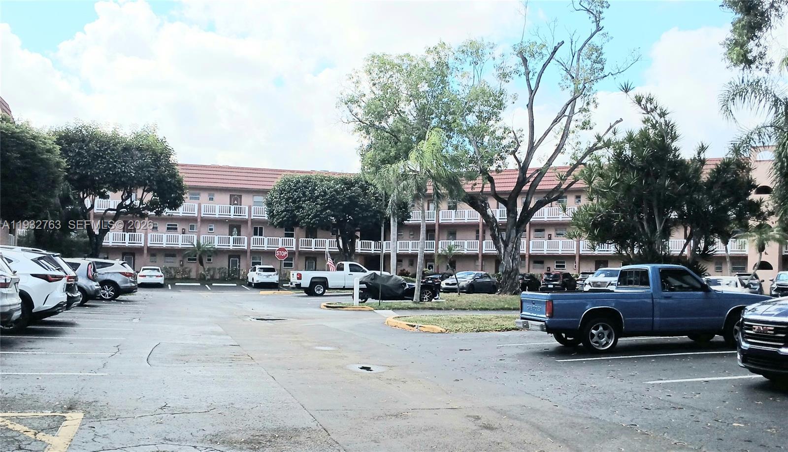 SUNRISE LAKES 120 CONDO - Residential