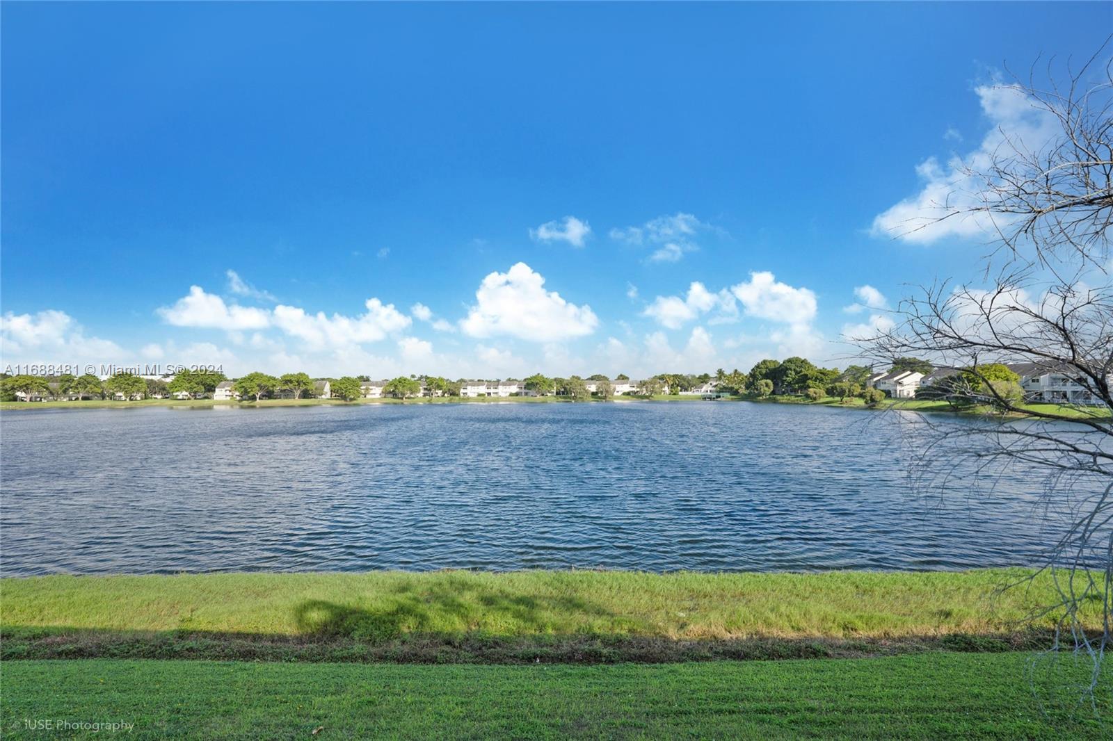 3425 Nw 44th St St 206, Oakland Park, Miami-Dade County, Florida - 2 Bedrooms  
2 Bathrooms - 