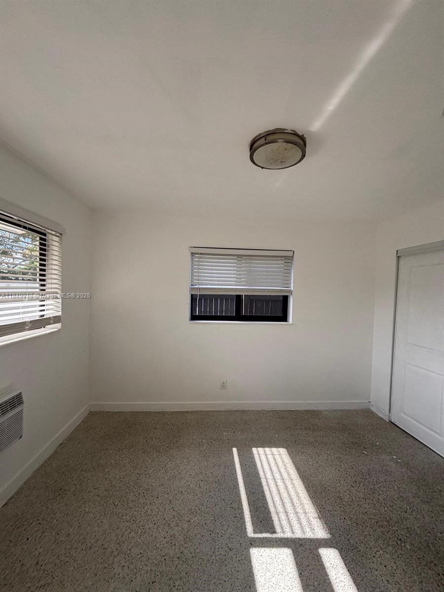SUNSET LAKE PARK - Residential Lease