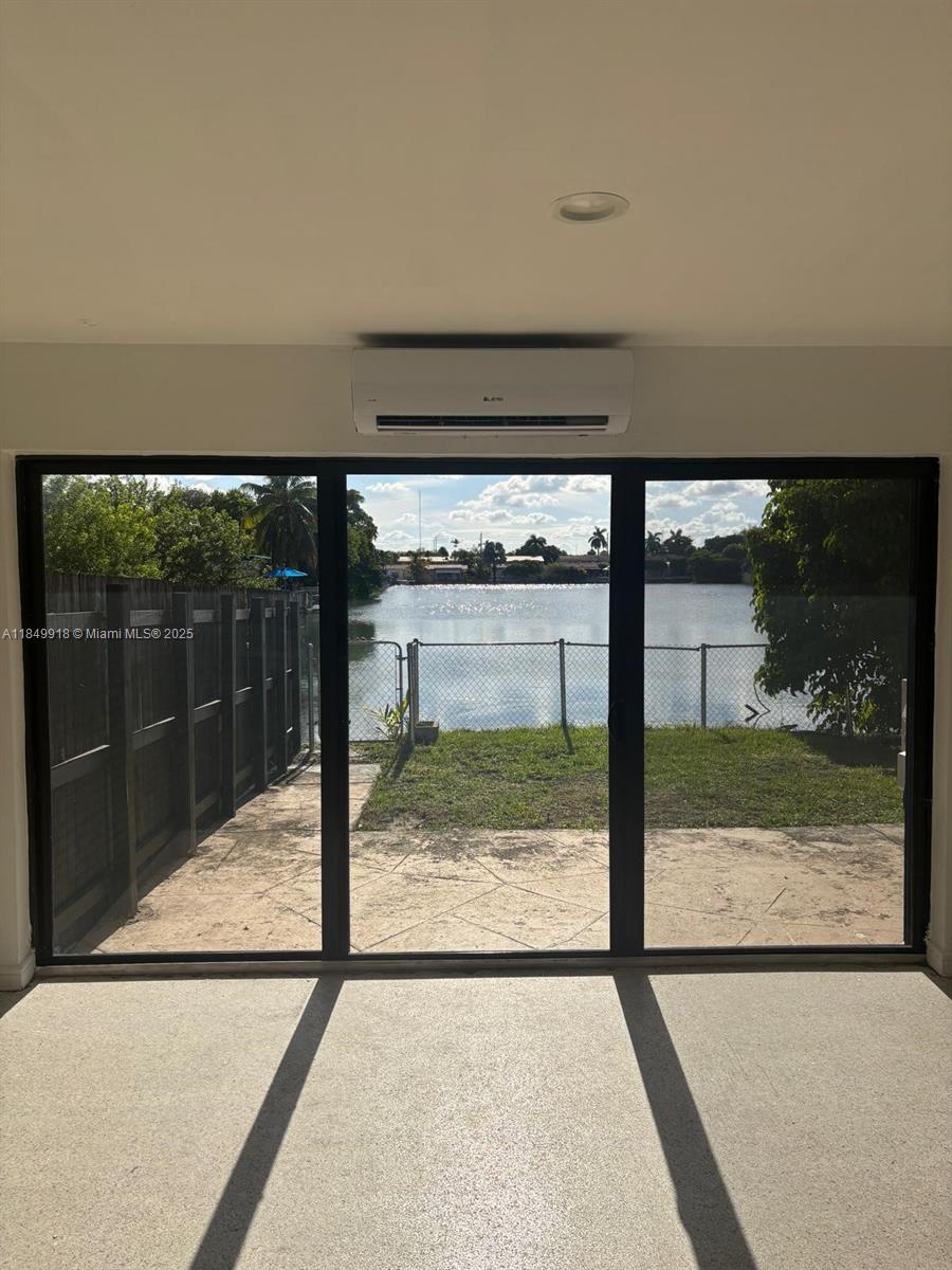 SUNSET LAKE PARK - Residential Lease