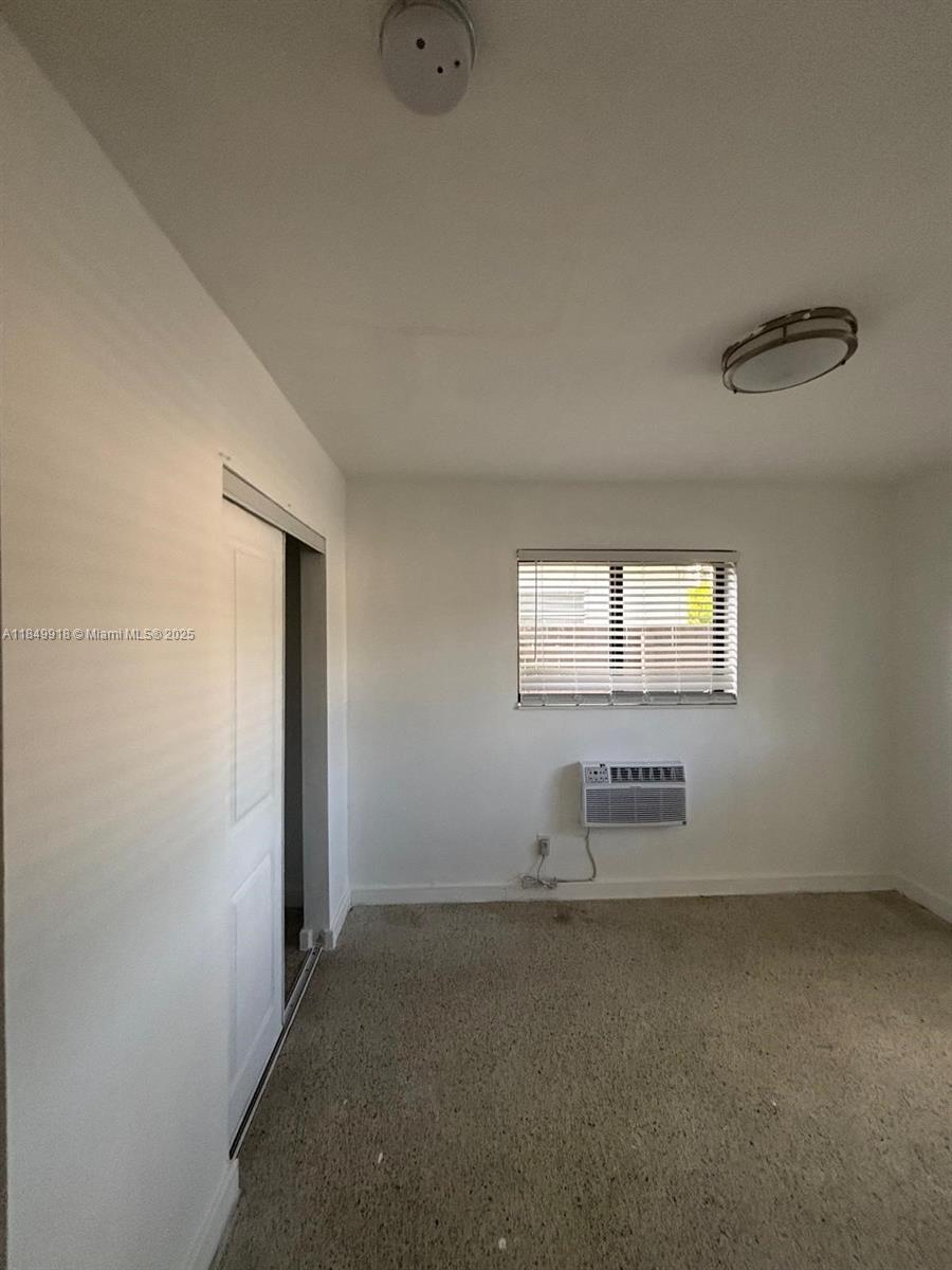 SUNSET LAKE PARK - Residential Lease