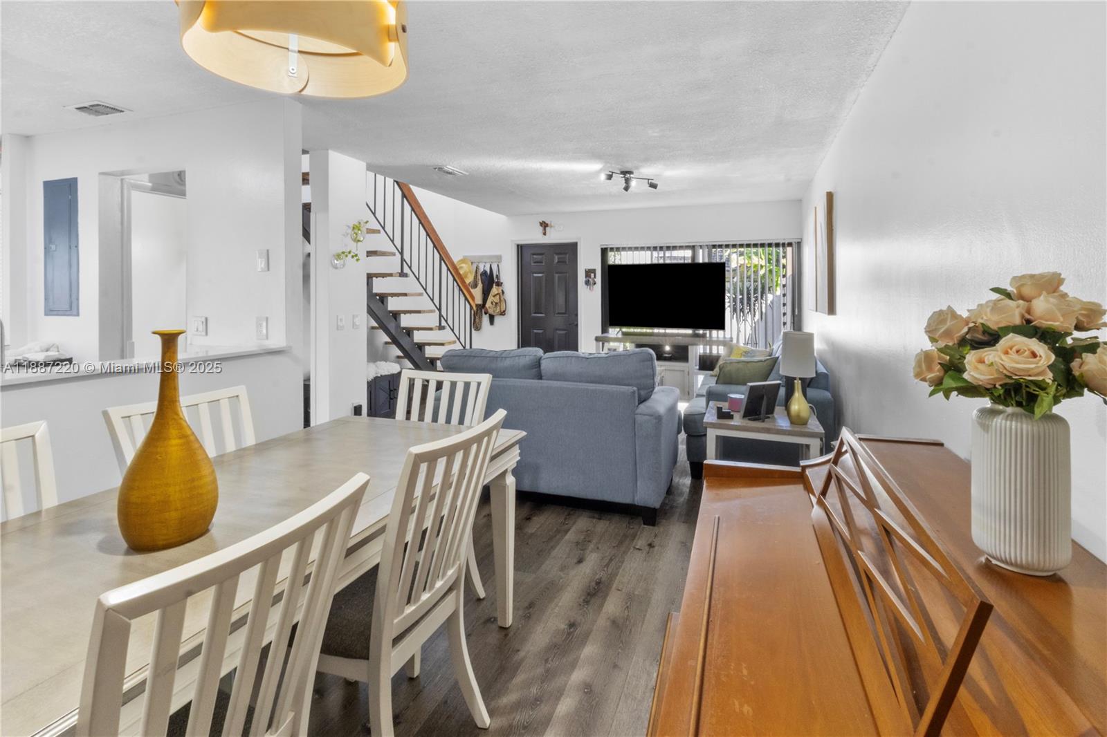 PALM POINT SEC 1 - Residential