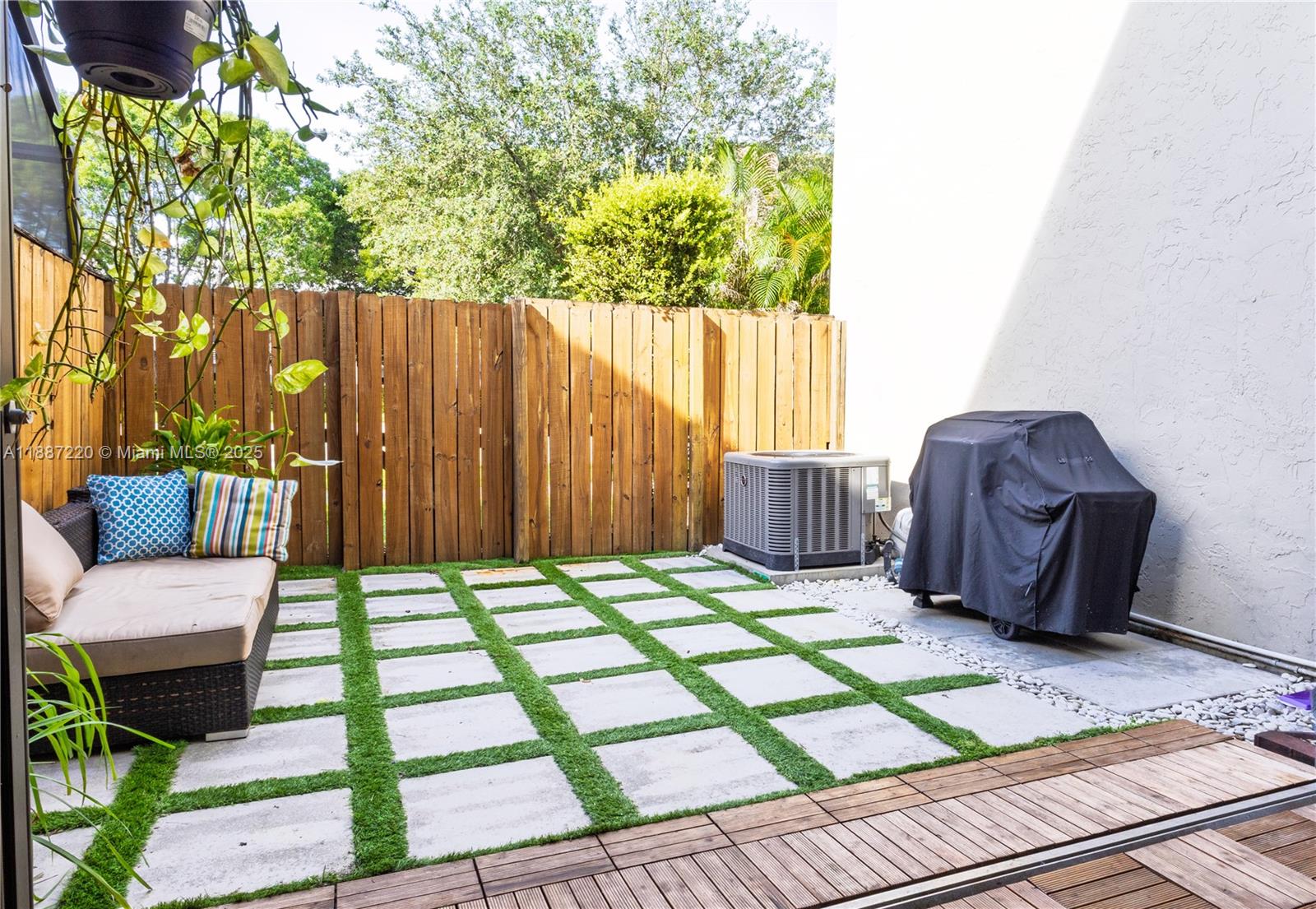 PALM POINT SEC 1 - Residential