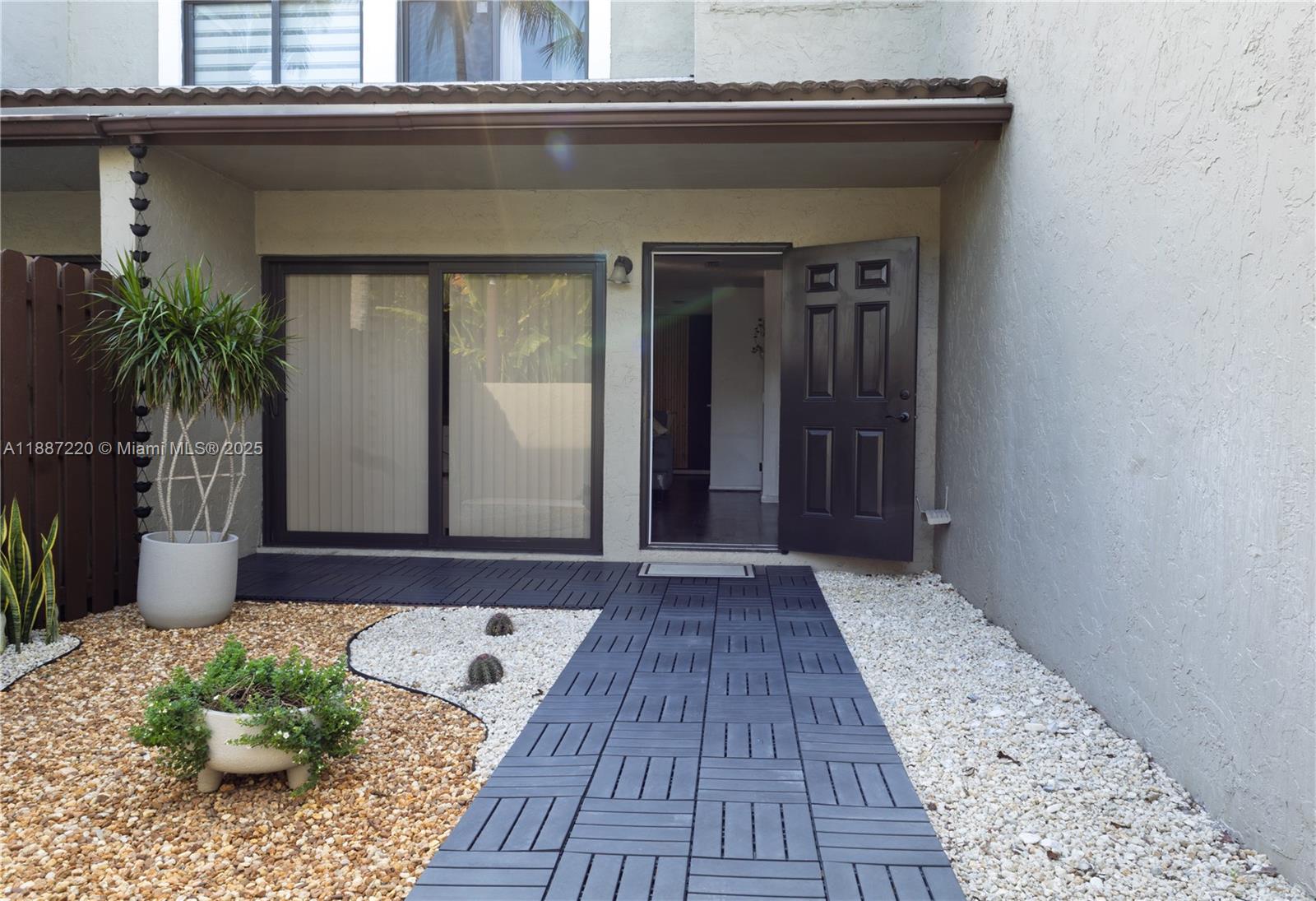 PALM POINT SEC 1 - Residential