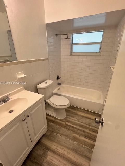 HARBOR ISLAND - Residential Lease