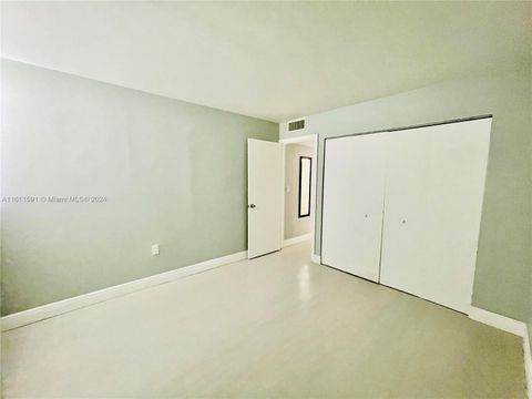 Condominium in Miami FL 10425 112th Ave 22.jpg