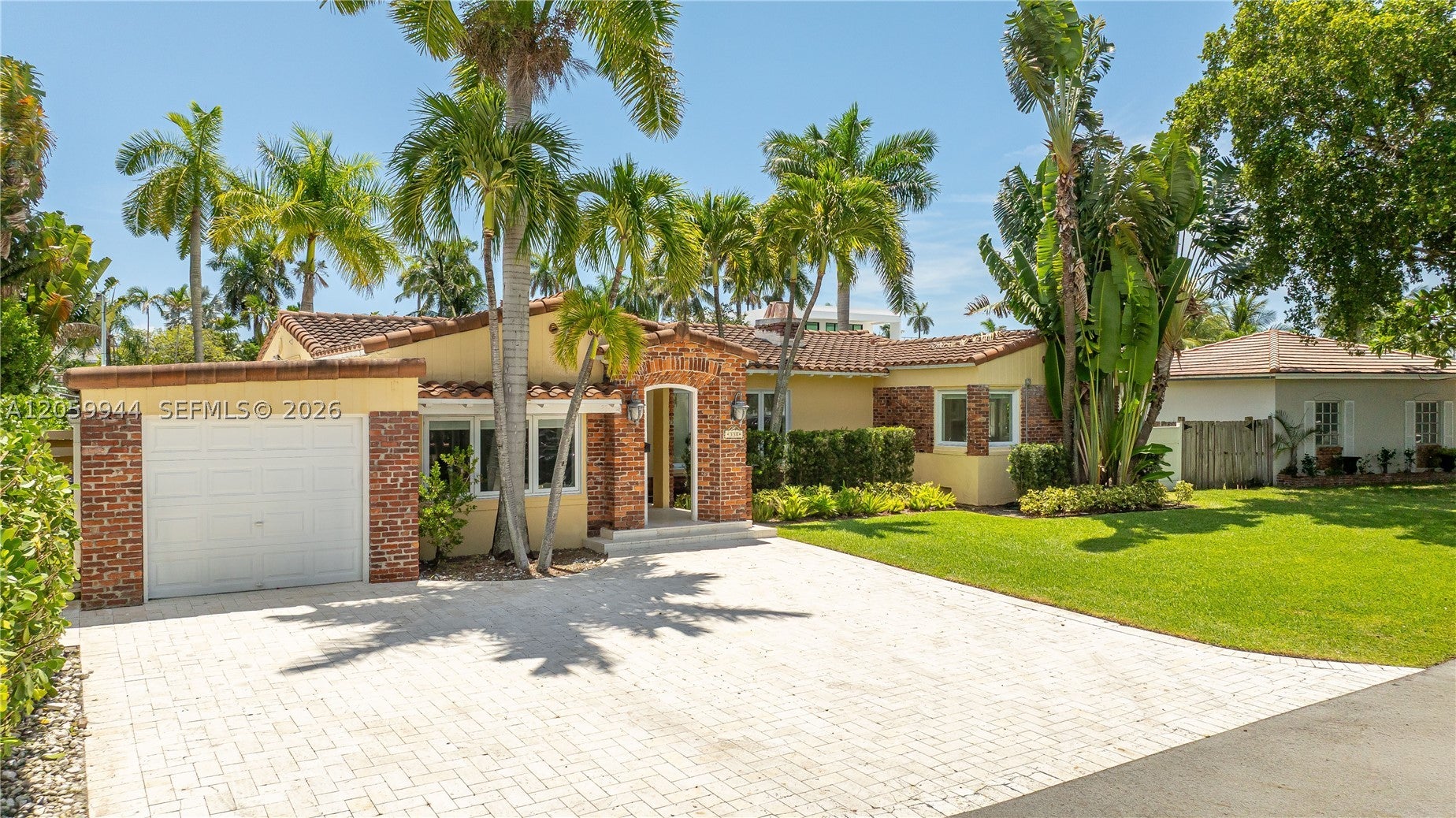 330 Coconut Isle Dr
