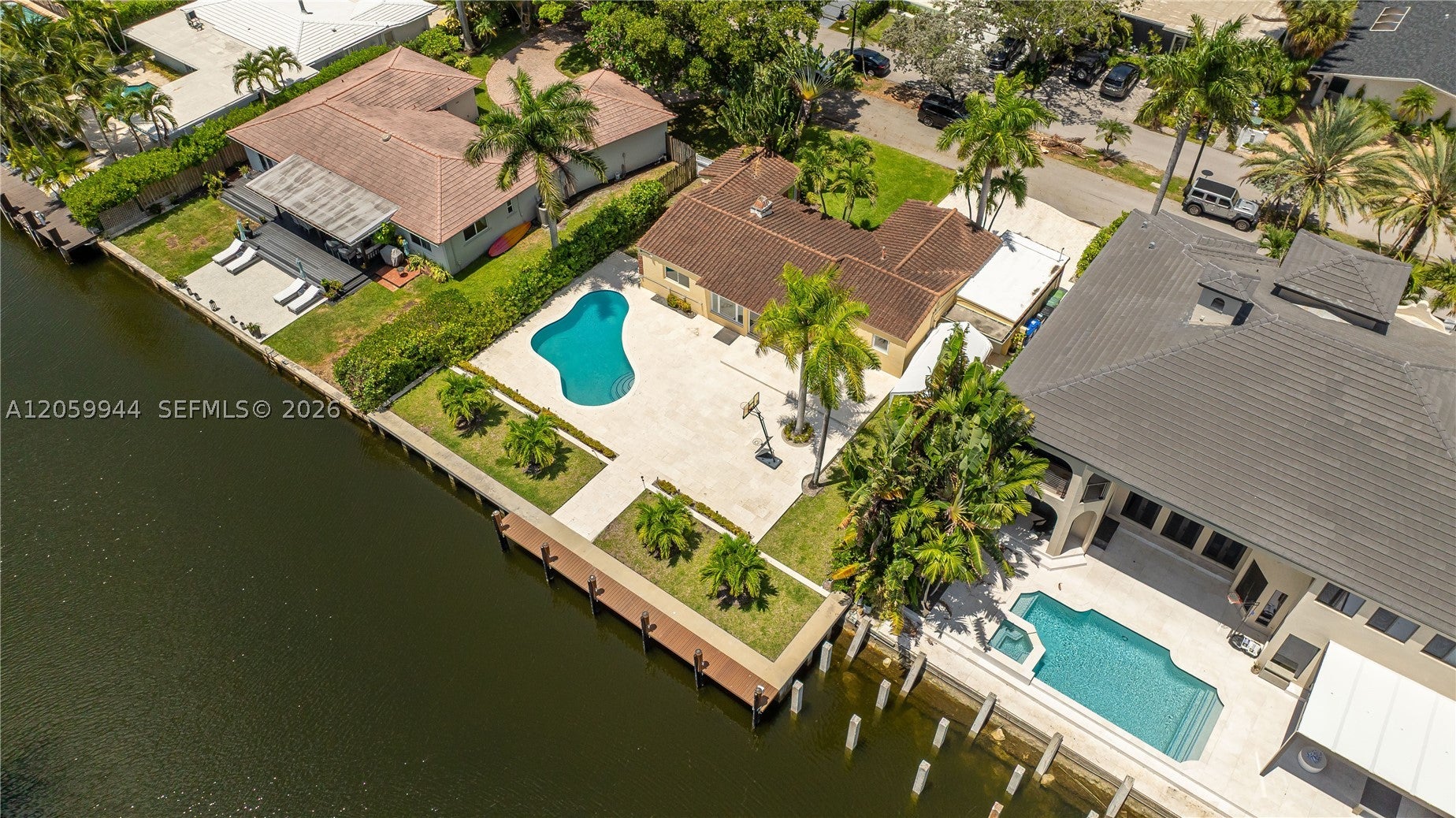330 Coconut Isle Dr