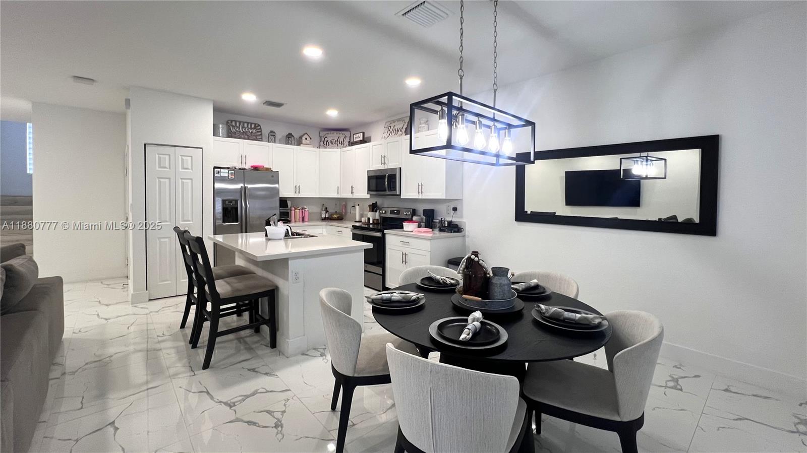 AQUABELLA SECTION ONE - Residential