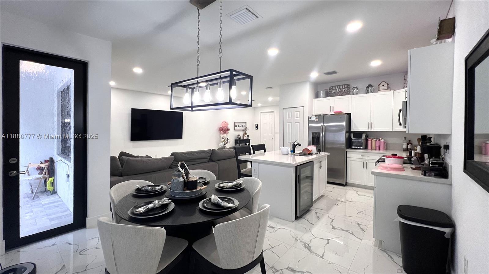 AQUABELLA SECTION ONE - Residential