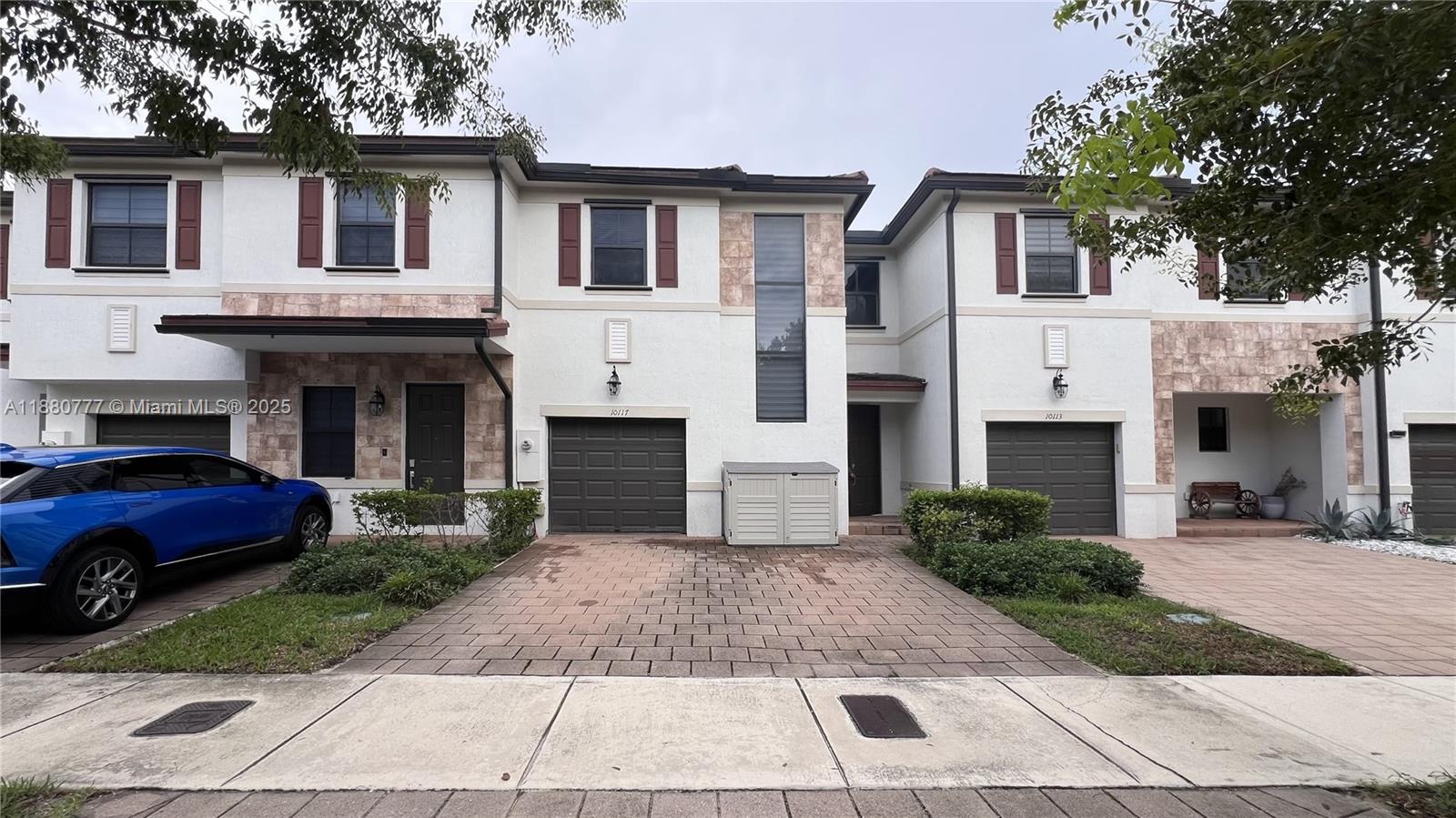 AQUABELLA SECTION ONE - Residential