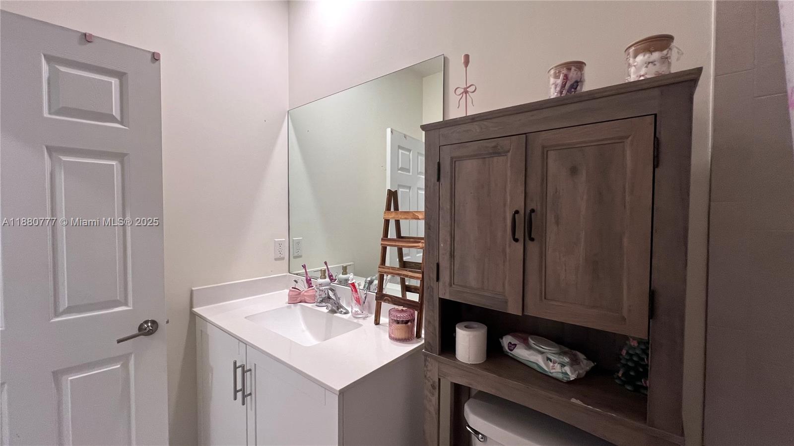 AQUABELLA SECTION ONE - Residential