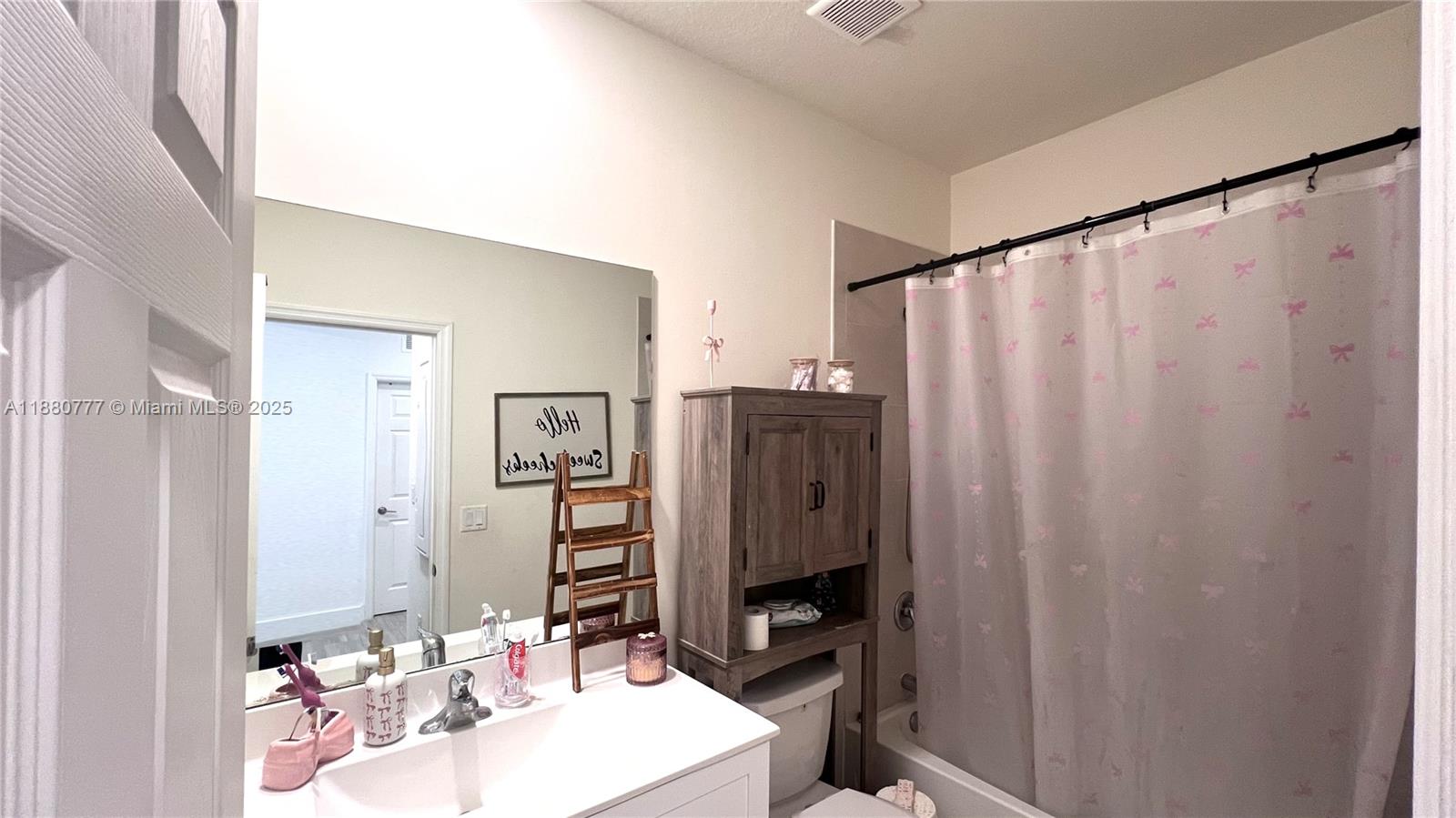 AQUABELLA SECTION ONE - Residential