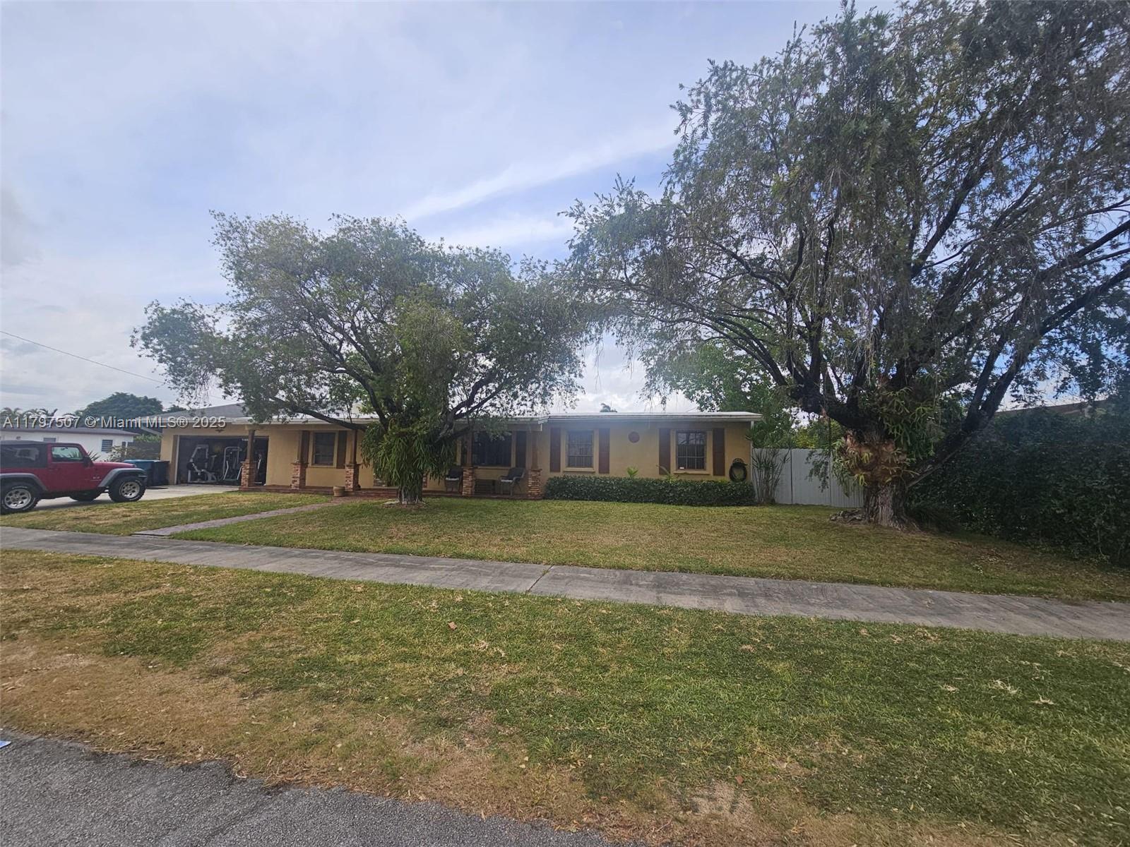 Property for Sale at 10775 Westwood Lake Dr, Miami, Broward County, Florida - Bedrooms: 3 
Bathrooms: 1  - $735,000