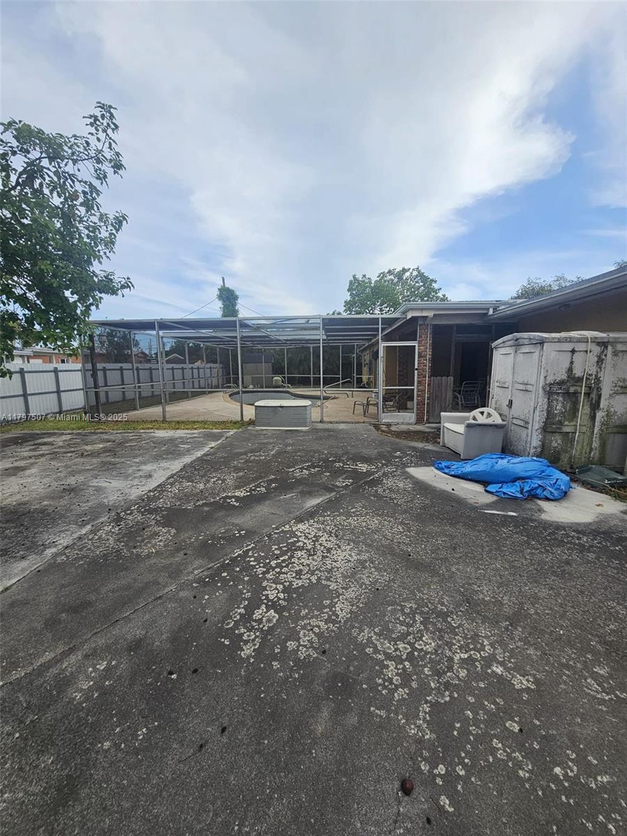 10775 Westwood Lake Dr