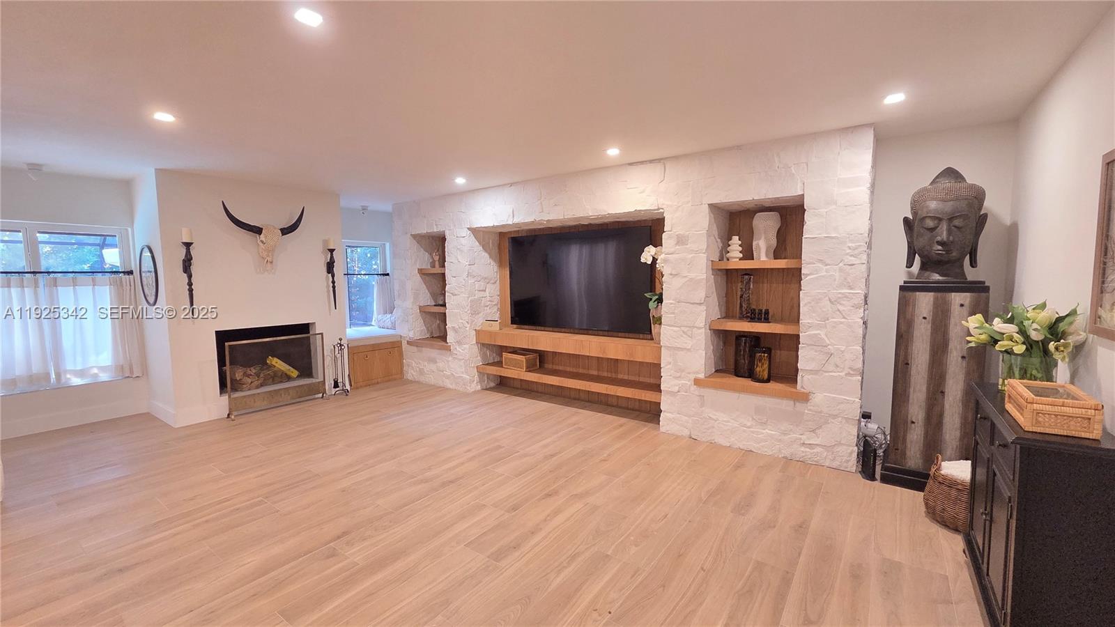 STEWART OAKS - Residential Lease