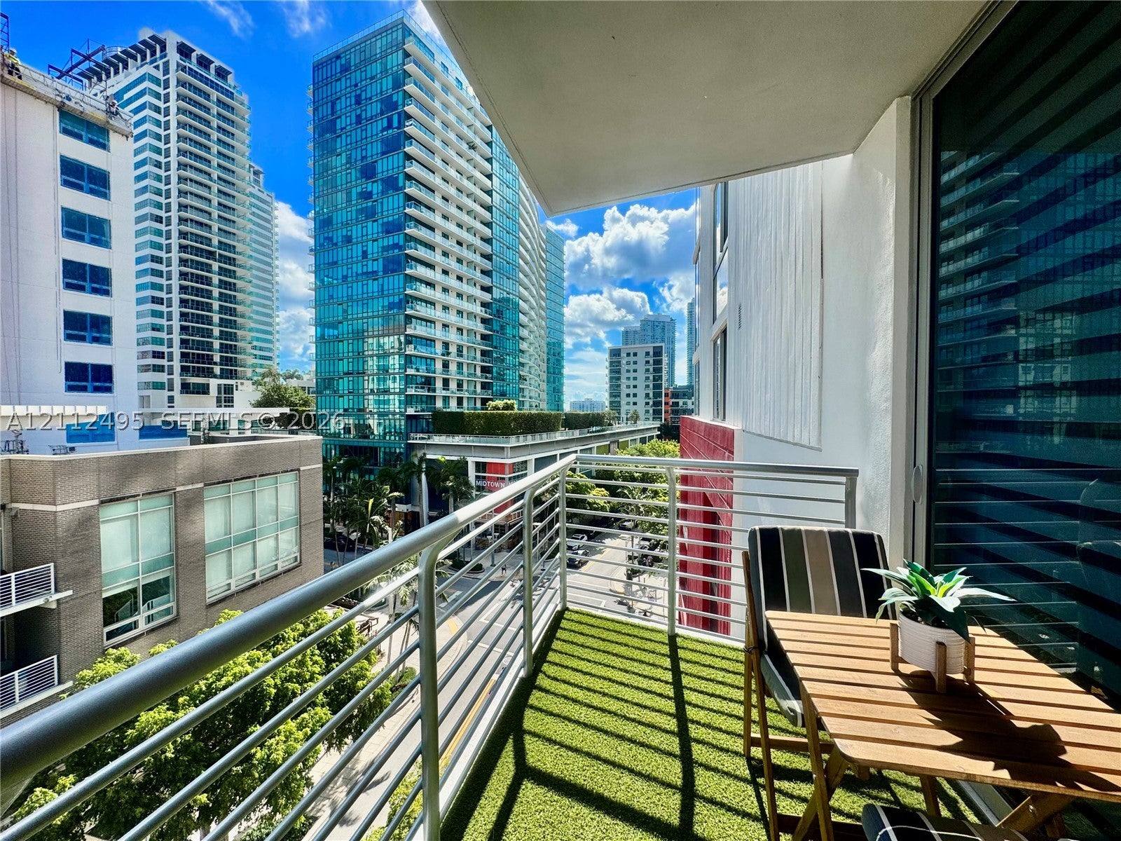 90 NE 32nd St 613