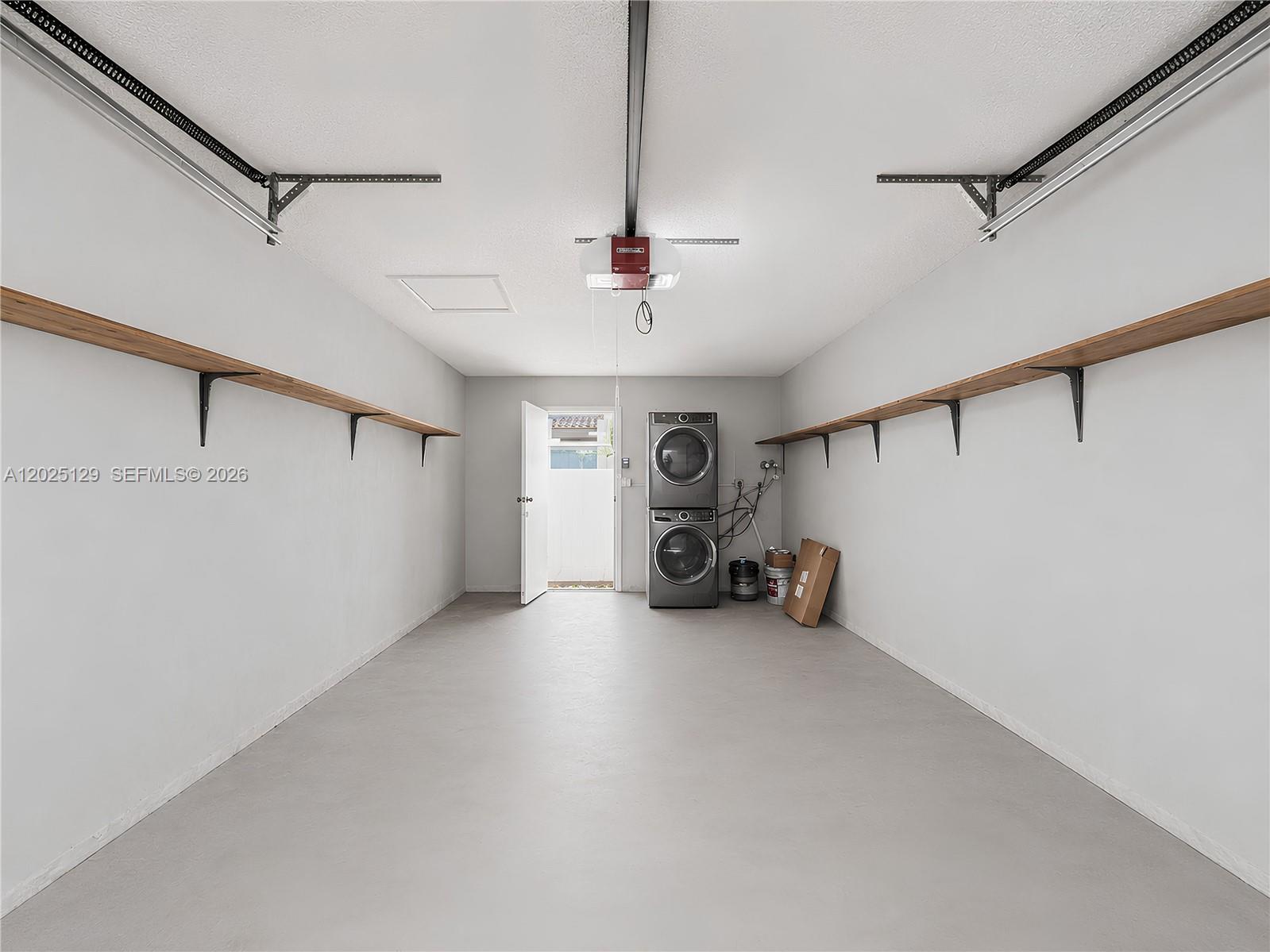 TOWNHOUSES OF EMERALD HIL - Residential