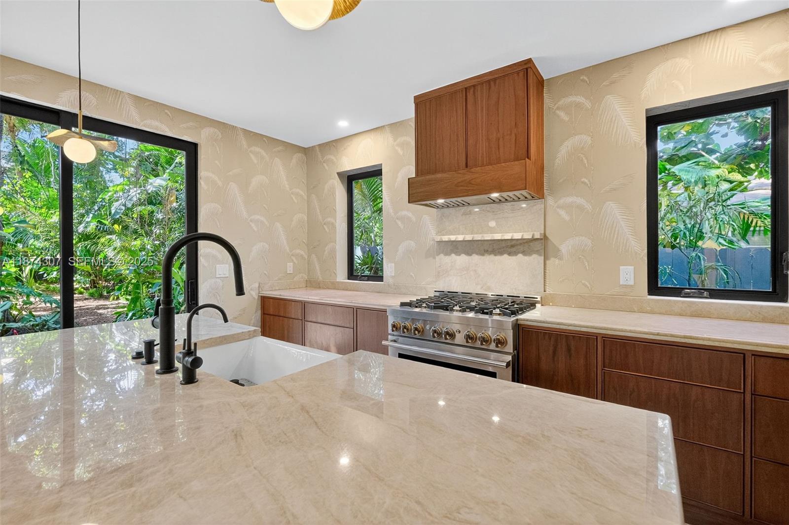 OCEAN VIEW HEIGHTS - Residential