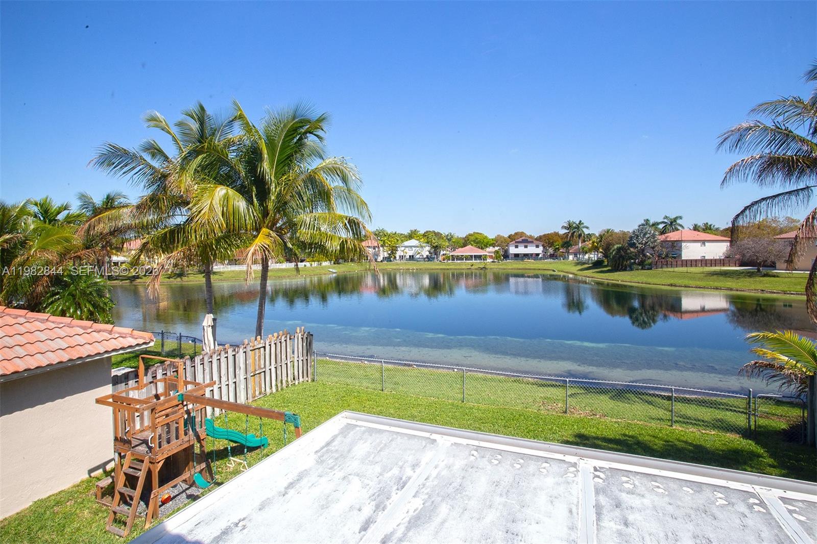 PRECIOUS HOMES AT LAKES B - Residential