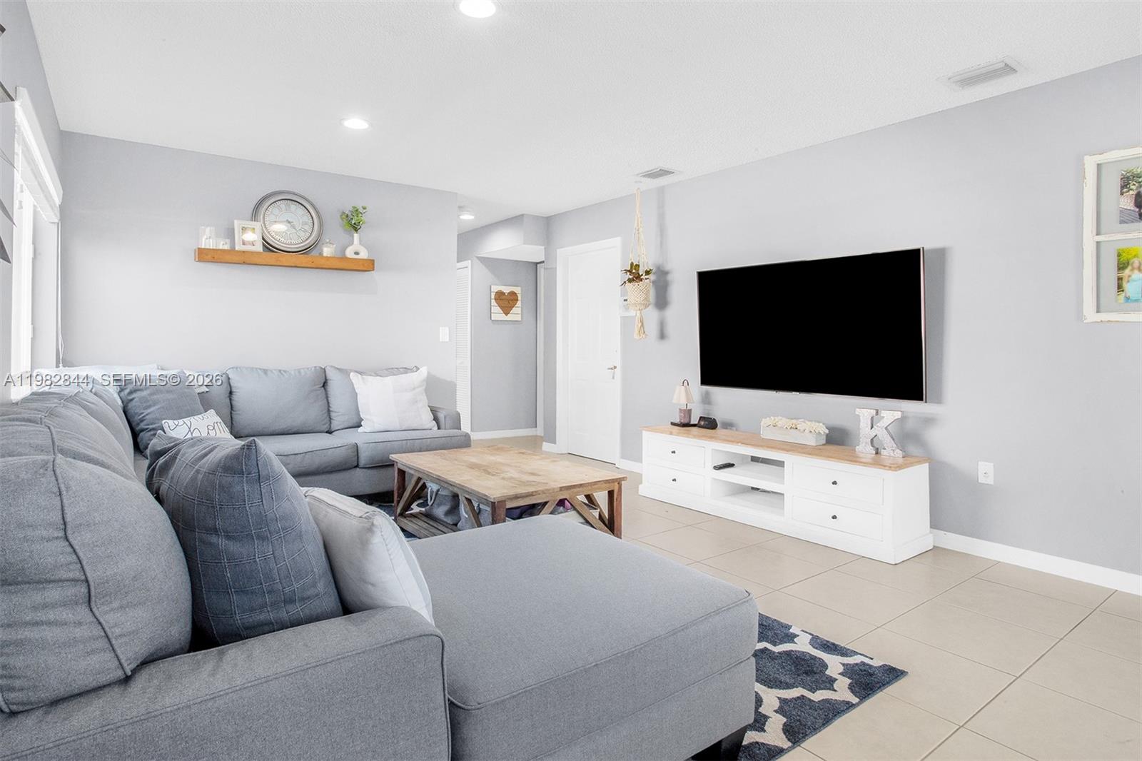 PRECIOUS HOMES AT LAKES B - Residential