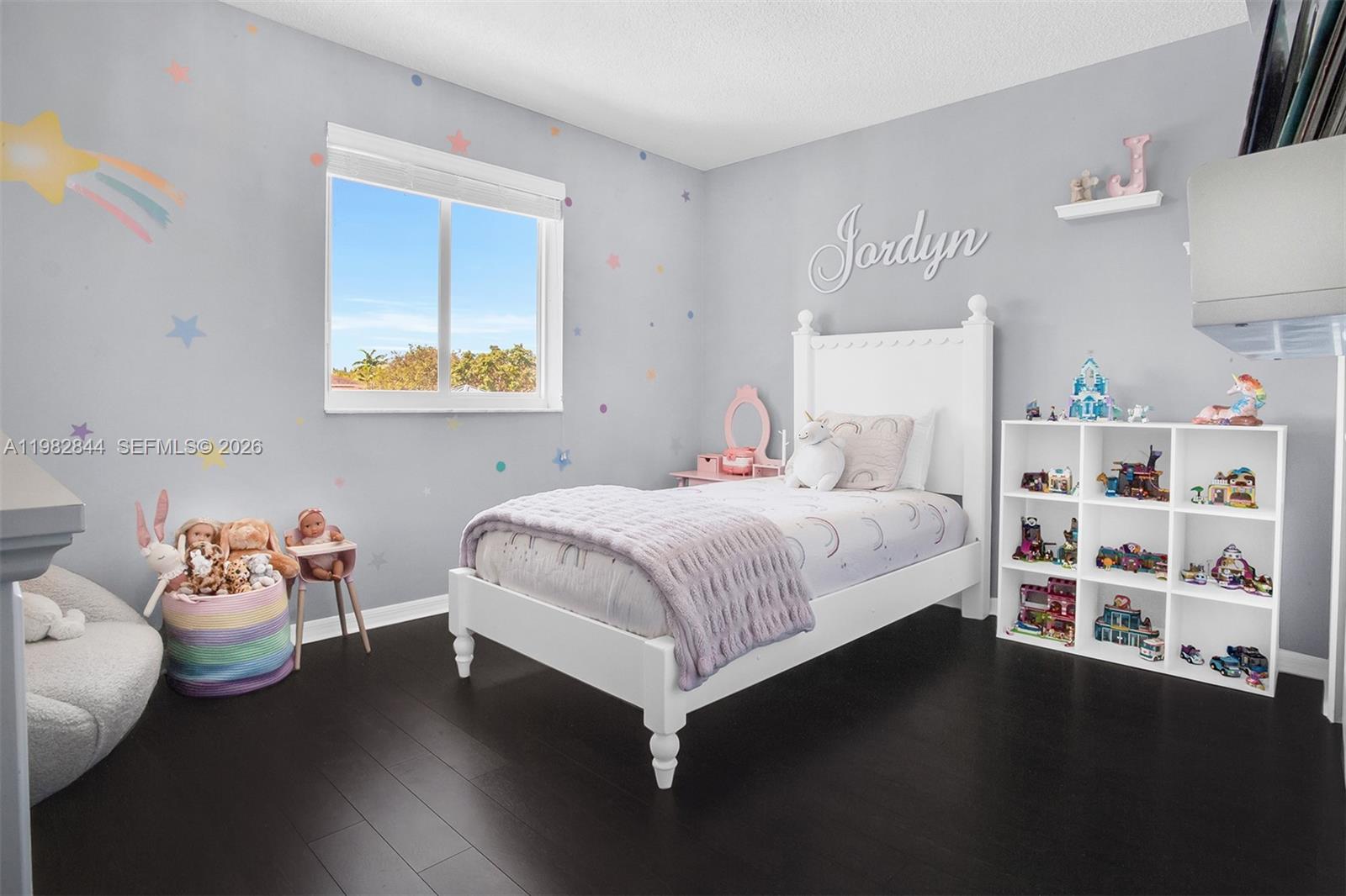 PRECIOUS HOMES AT LAKES B - Residential