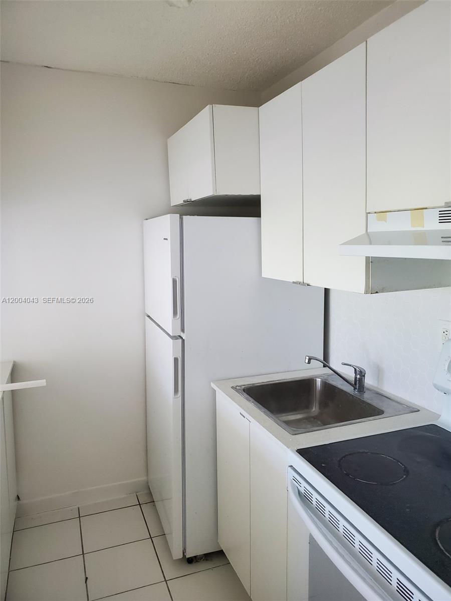 NEW WORLD CONDO APTS III - Residential Lease